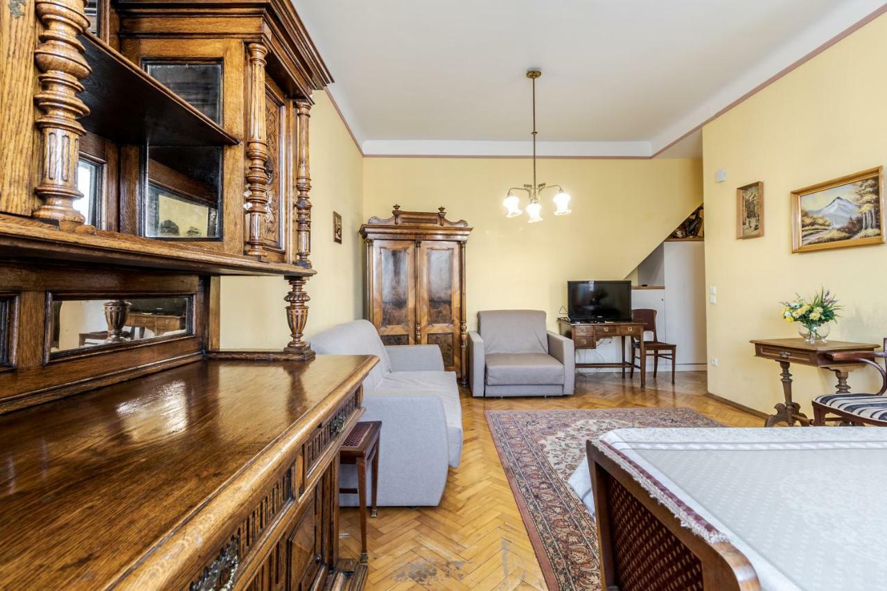 George Apartment Lviv Exterior photo